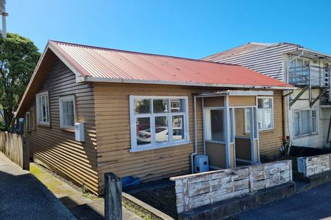 Photo of property in 52 Thompson Street, Mount Cook, Wellington, 6011