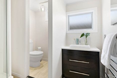 Photo of property in 1003 Whangaparaoa Road, Tindalls Beach, Whangaparaoa, 0930