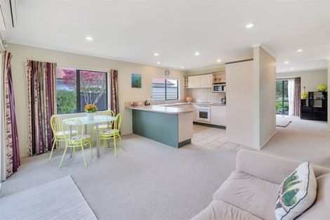Photo of property in 16 Graven Court, Henderson, Auckland, 0612