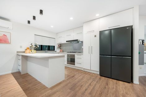 Photo of property in 2 Greville Road, Pinehill, Auckland, 0630