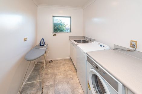 Photo of property in 6 Holdsworth Drive, Otamatea, Whanganui, 4500