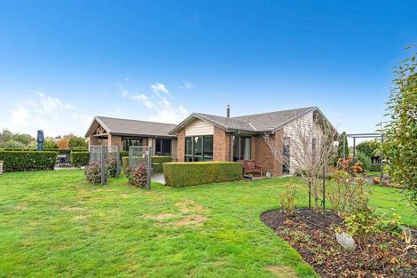 Photo of property in 24 Carrington Drive, Carterton, 5713