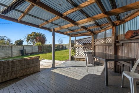 Photo of property in 24 Rata Avenue, Edgecumbe, 3120