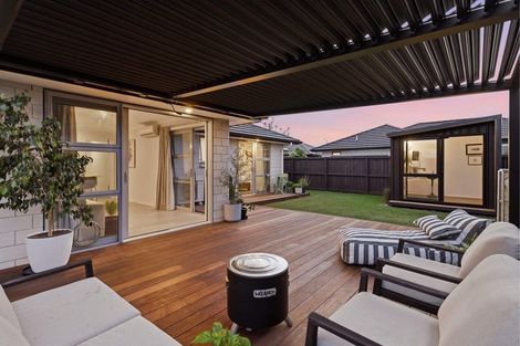 Photo of property in 33 Te Kio Crescent, Papamoa Beach, Papamoa, 3118