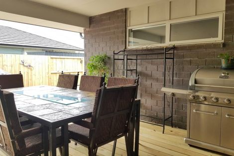 Photo of property in 4 Lakeside Terrace, Omokoroa, 3114