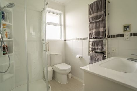 Photo of property in 43 Fyvie Avenue, Tawa, Wellington, 5028