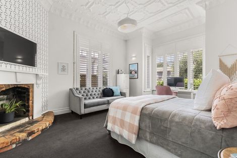 Photo of property in 23 Cheltenham Road, Devonport, Auckland, 0624