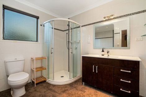 Photo of property in 19 Twin Court, Albany, Auckland, 0632