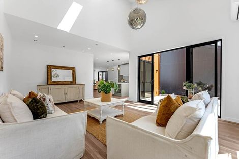 Photo of property in 9 Murray Grey Lane, Karaka, 2580