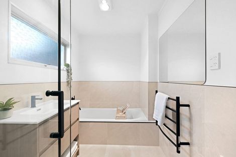 Photo of property in 4 Sandringham Road, Enderley, Hamilton, 3214