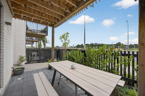 Photo of property in 4/271 Ormiston Road, Flat Bush, Auckland, 2019