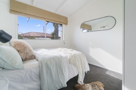 Photo of property in 1/2 Finlow Drive, Te Atatu South, Auckland, 0610