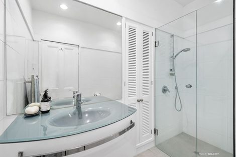 Photo of property in 35 Central Terrace, Kelburn, Wellington, 6012