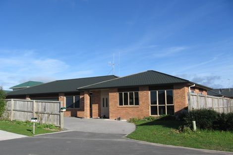 Photo of property in 8 Chancery Close, Hamilton East, Hamilton, 3216