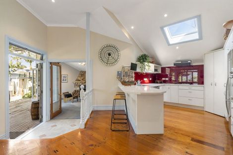 Photo of property in 17 Herne Bay Road, Herne Bay, Auckland, 1011