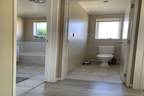 Photo of property in 6 Feeny Crescent, East Tamaki, Auckland, 2013