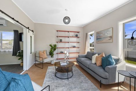 Photo of property in 6 Mace Street, Waitara, 4320