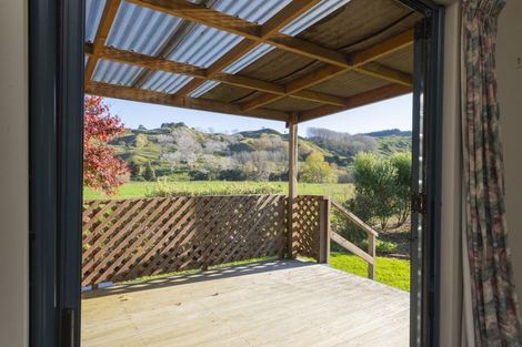 Photo of property in 911 Kanakanaia Road, Whatatutu, Te Karaka, 4091