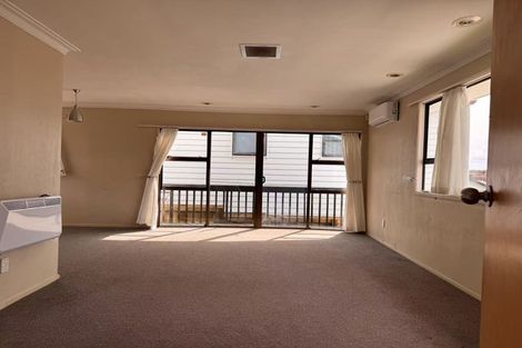 Photo of property in 119 Aviemore Drive, Highland Park, Auckland, 2010