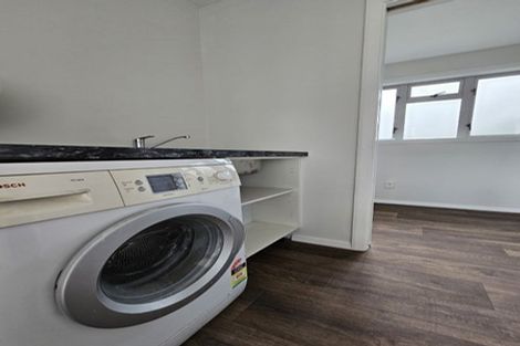 Photo of property in 28 Beauchamp Street, Tawa, Wellington, 5028