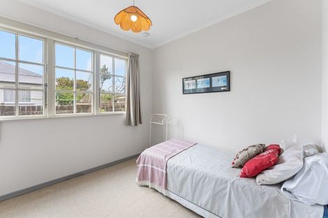 Photo of property in 1 Eruini Street, Waikanae Beach, Waikanae, 5036