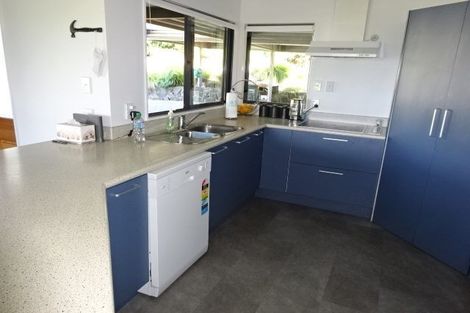 Photo of property in 166 Rimmer Road, Helensville, 0875