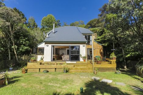 Photo of property in 25 Raroa Terrace, Waiatarua, Auckland, 0604