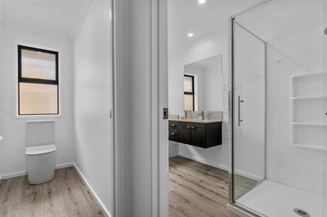 Photo of property in 8 Sam Heywood Place, Pyes Pa, Tauranga, 3112