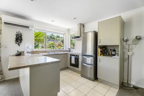 Photo of property in 1/22 Ellenbury Place, Stanmore Bay, Whangaparaoa, 0932