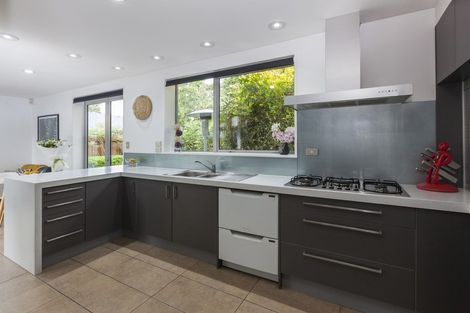 Photo of property in 20 Straven Road, Riccarton, Christchurch, 8011