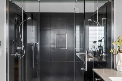 Photo of property in 20 Maffeys Road, Mount Pleasant, Christchurch, 8081