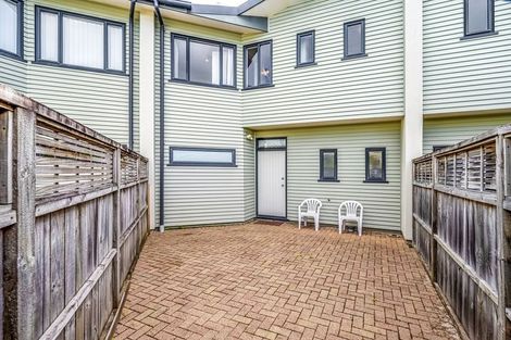 Photo of property in 8/2 Armoy Drive, East Tamaki, Auckland, 2016