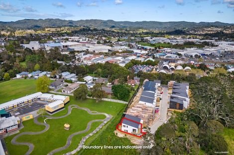Photo of property in 33 Korokio Lane, Henderson, Auckland, 0612