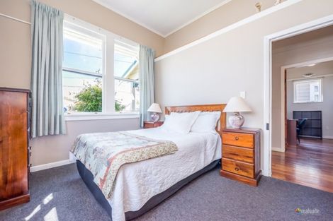 Photo of property in 25 Plunket Avenue, Petone, Lower Hutt, 5012