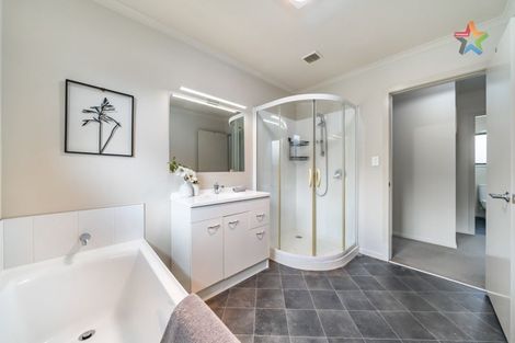 Photo of property in 14a Glen Road, Stokes Valley, Lower Hutt, 5019