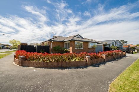 Photo of property in 14 Rue De La Mare, Parklands, Christchurch, 8083