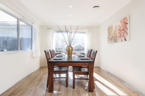 Photo of property in 2 Vanbrugh Place, Bucklands Beach, Auckland, 2014