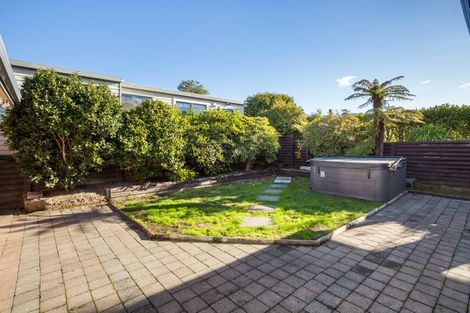 Photo of property in 10 Ribbonwood Terrace, Ranui, Porirua, 5024