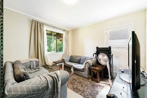 Photo of property in 15 Haseler Crescent, Howick, Auckland, 2014