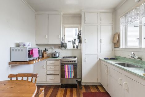 Photo of property in 6 Aotea Road, Glen Eden, Auckland, 0602