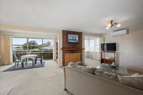 Photo of property in 17 Coulter Road, Owhata, Rotorua, 3010