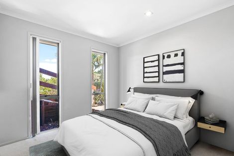 Photo of property in 16 Lagoon View, Gulf Harbour, Whangaparaoa, 0930