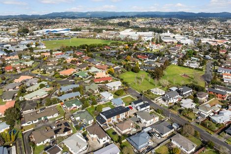 Photo of property in 4/10 Alan Avenue, Henderson, Auckland, 0610