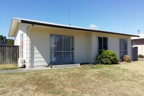 Photo of property in 3 Kirkcaldy Crescent, Flaxmere, Hastings, 4120