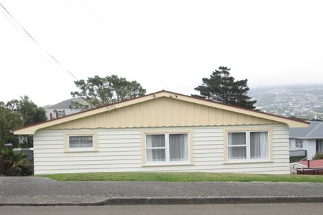 Photo of property in 27 Turville Crescent, Newlands, Wellington, 6037