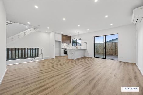 Photo of property in 27 Jandell Crescent, Bucklands Beach, Auckland, 2014