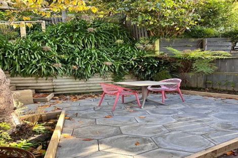 Photo of property in 15 Upper Bourke Street, Kilbirnie, Wellington, 6022