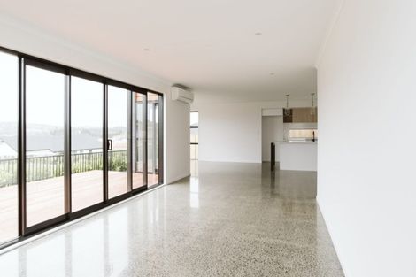 Photo of property in 42 Vinistra Road, Kumeu, 0810