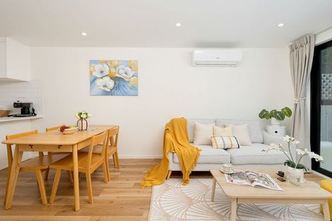 Photo of property in 22 Tokai Place, Glen Eden, Auckland, 0602
