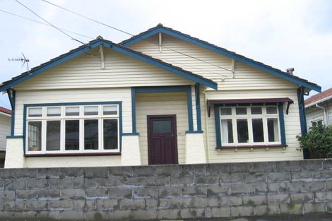 Photo of property in 137 Onepu Road, Lyall Bay, Wellington, 6022